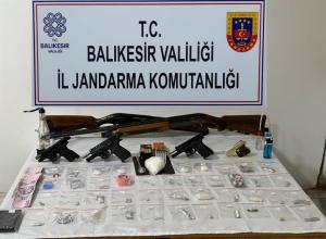  Balıkesir İl Jandarma Komutanlığı ekipleri, kaçakçılık ve organize suçlarla