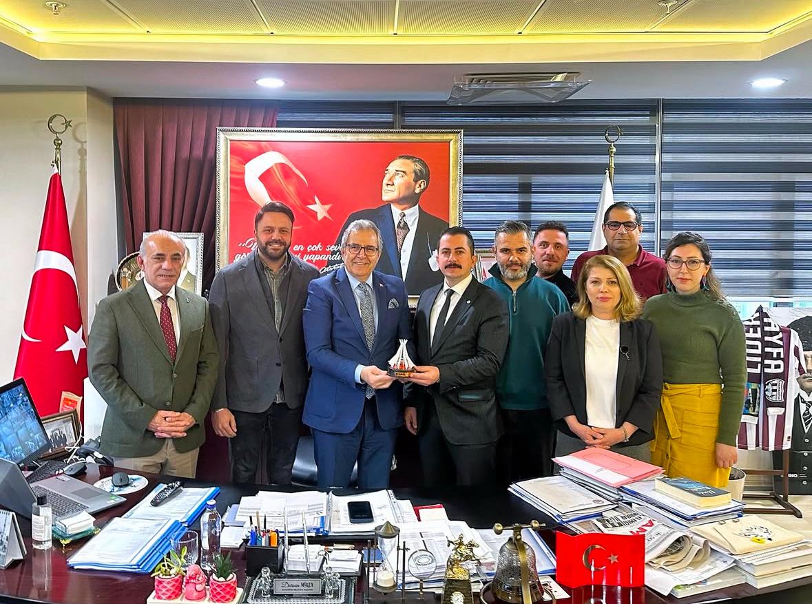 Bursa Jeoloji Mühendisleri Odası Başkanı Mehmet Yıldız ve oda yönetim