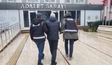 Balıkesir’in Bandırma ilçesinde FETÖ üyeliğinden aranan İ.B., KOM ekiplerince yakalanarak