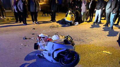 Balıkesir'in Gönen ilçesi Kurtuluş Mahallesi'nde meydana gelen trafik kazasında motosiklet