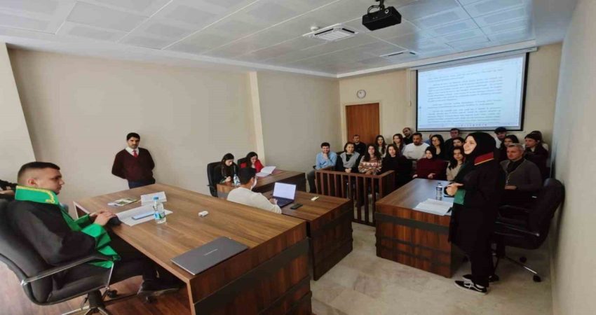Hukuk Fakültesi öğrencileri kurgusal mahkemede eğitim alıyor Balıkesir Üniversitesi Hukuk Fakültesi 3. sınıf öğrencileri, Hukuk Klinikleri II
