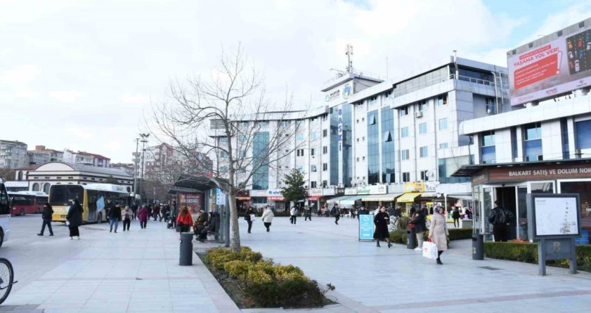 Balıkesir’de internetsiz sokak kalmayacak Balıkesir’in dört bir yanındaki teknoloji altyapısını güçlendirmek için Balıkesir Büyükşehir
