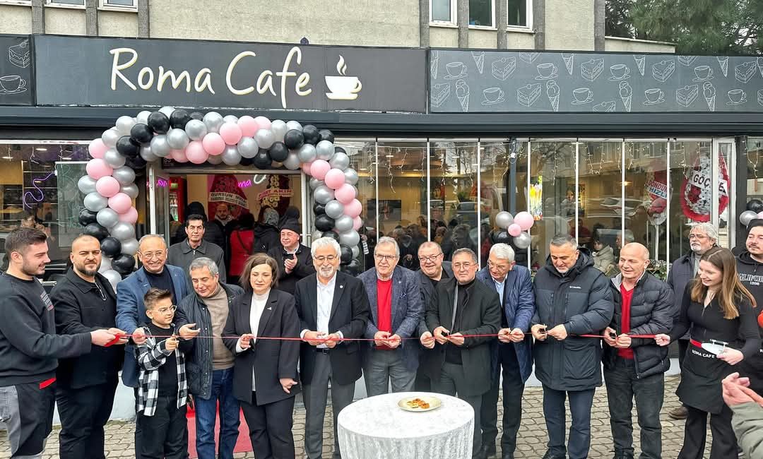 Roma Dondurma, Roma Cafe ile Hizmet Ağını Genişletti Bandırma’da 1977 yılından bu yana hizmet sektöründe güven kazanan Roma