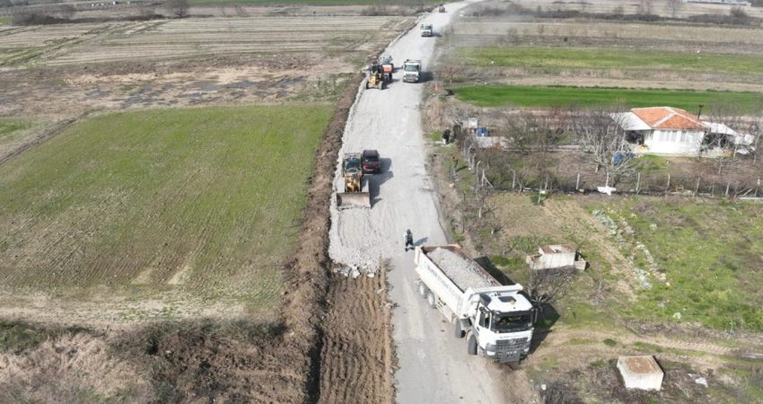 Gönen’in 15 yıllık yol sorununu Büyükşehir çözüyor Balıkesir Büyükşehir Belediyesi, Gönen ilçesinin yıllardır çözülemeyen yol sorununa neşter