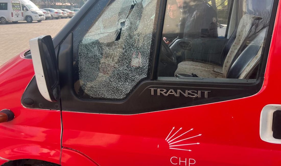 CHP Gönen İlçe Başkanlığı’ndan Saldırıya Kınama Balıkesir’in Gönen ilçesinde Cumhuriyet Halk Partisi (CHP) Gönen İlçe Başkanlığı’na