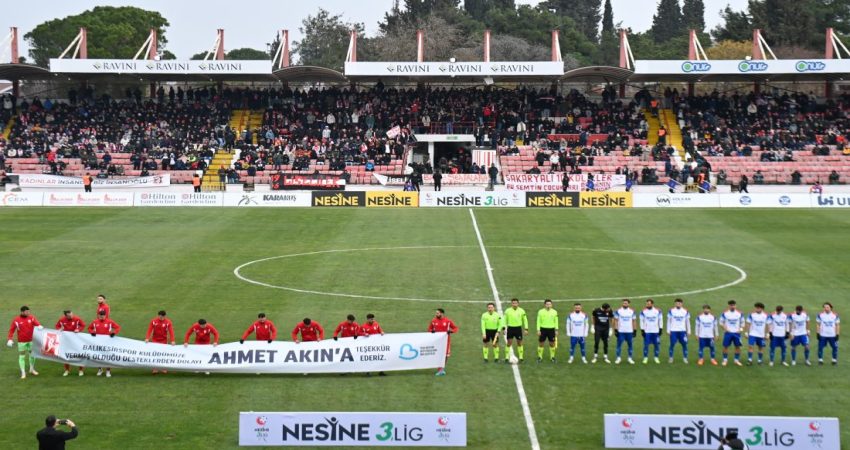 Balkes’ten Başkan Akın’a pankartlı teşekkür Balıkesirspor, 3. Lig 2. Grup 19. Hafta müsabakasında Silivrispor’u evinde