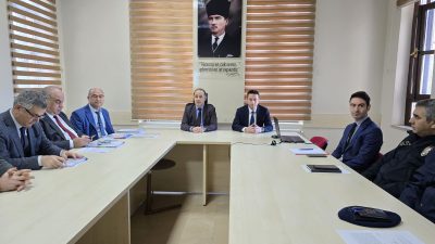 Bandırma Kaymakamı Engin Aksakal başkanlığında düzenlenen “Liman Güvenlik Komisyon Toplantısı”nda,