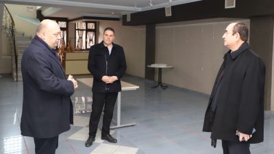 Balıkesir’in Gönen ilçesinde bulunan Gönen Belediyesi Konferans Salonu, kapsamlı bir