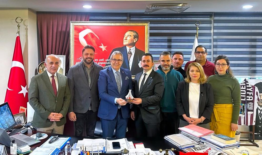 Bursa Jeoloji Mühendisleri Odası’ndan Bandırma Belediyesi’ne Ziyaret Bursa Jeoloji Mühendisleri Odası Başkanı Mehmet Yıldız ve oda yönetim