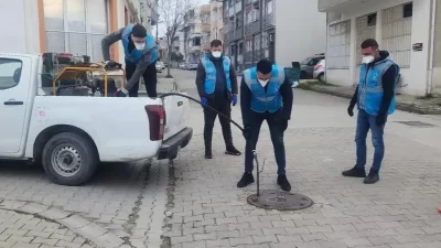 Balıkesir Büyükşehir Belediyesi, Bandırma’da haşereyle mücadeleye hız verdi. Ekipler, larva