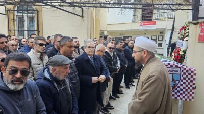 Bandırma müzik camiasının sevilen ismi Ahmet İzgi, son yolculuğuna uğurlandı.