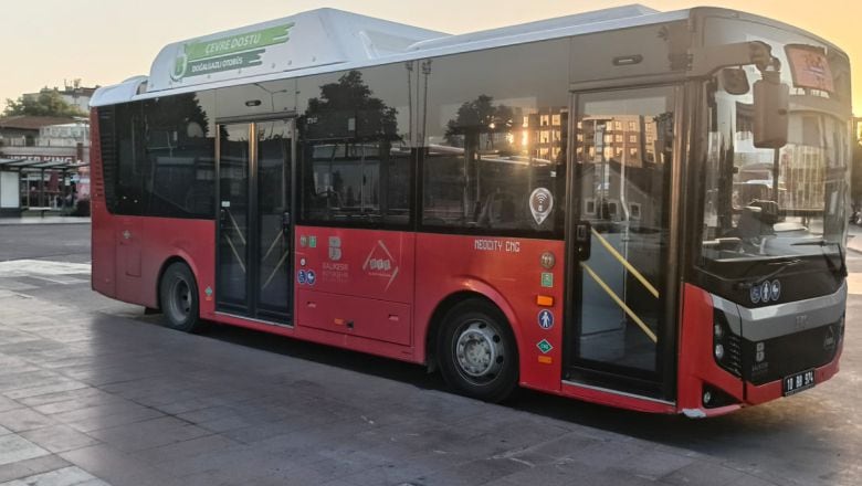 Büyükşehir öğretmenlerin ulaşım indirimini iptal etti Balıkesir Büyükşehir Belediyesi’nin ulaşıma yaptığı zammın ardından öğretmenlerin ilçeler arası