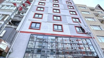 Bandırma Belediyesi tarafından Ordu Caddesi&#039;nde yapımı devam eden kız öğrenci