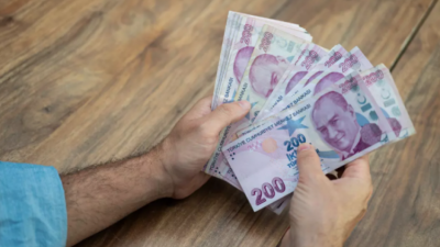 Milyonlarca emeklinin merakla beklediği bayram ikramiyeleri 3 bin TL'den 4