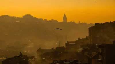 Afrika’dan Türkiye’ye taşınan çöl tozu sağlığı tehdit ediyor. Uzmanlar, özellikle