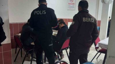 Balıkesir’de huzur denetimlerinde aranan 10 şahıs yakalandı, kusurlu bulunan 77