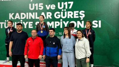 Balıkesir Büyükşehir Belediyespor güreşçisi Yağmur Emir, Çorlu’da düzenlenen Türkiye Şampiyonasında