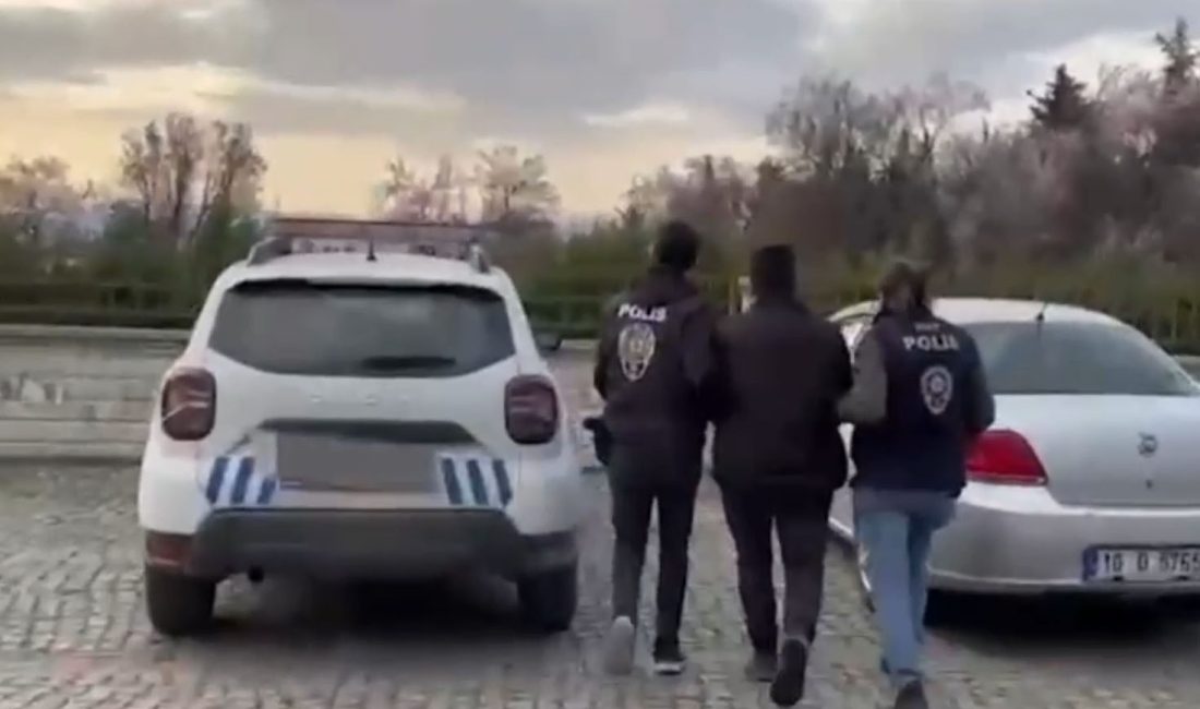 Kişisel bilgileri satanlara siber operasyon Balıkesir’de polis ekipleri Panel ismi verilen web sitesi üzerinden kurumların