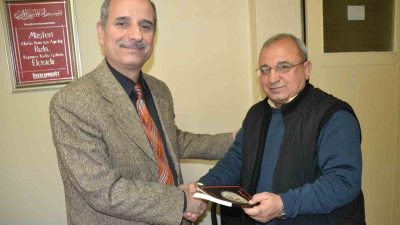 Balıkesirli şair Dilaver Ayyıldız’ın dördüncü şiir kitabı piyasaya çıktı. Milli