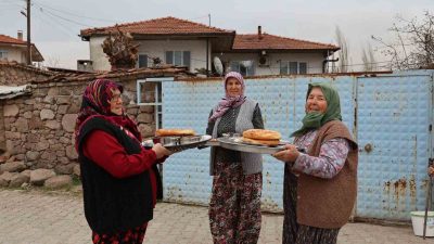 Balıkesir’in Sındırgı ilçesine bağlı Cüneyt Kırsal Mahallesi’nde Ramazan ayında evlerde