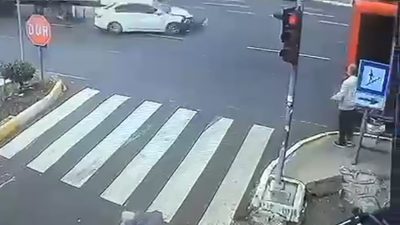 Balıkesir’in Edremit ilçesinde meydana gelen zincirleme trafik kazasında 1 kişi