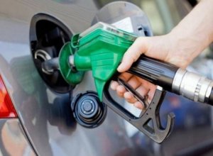 Akaryakıt fiyatlarındaki dalgalanmalar sürüyor! Brent petrol, döviz kuru ve vergi