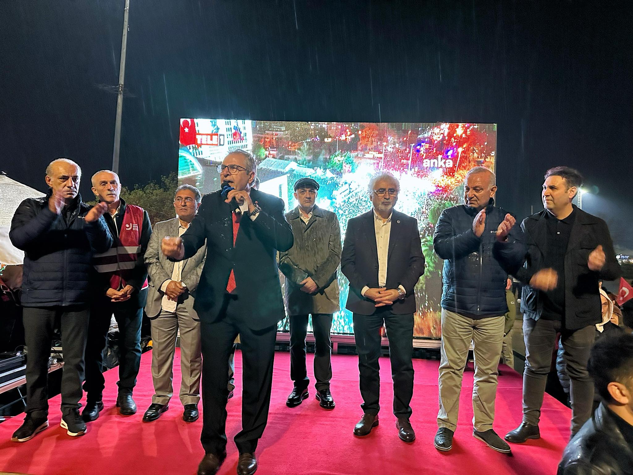Balıkesir’in Bandırma ilçesinde CHP Bandırma İlçe Teşkilatı öncülüğünde düzenlenen “Özgürlük