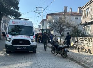 Balıkesir’in Gönen ilçesine bağlı Hasanbey Mahallesi’nde traktör ile motosikletin çarpışması