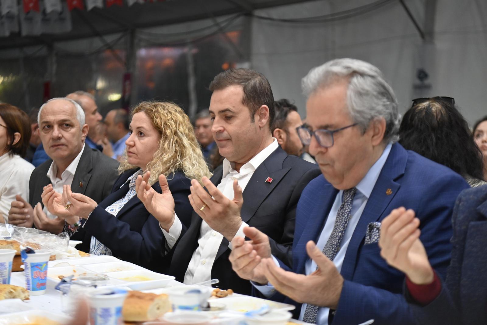 Balıkesir Büyükşehir Belediye Başkanı Ahmet Akın, Ramazan ayı boyunca her