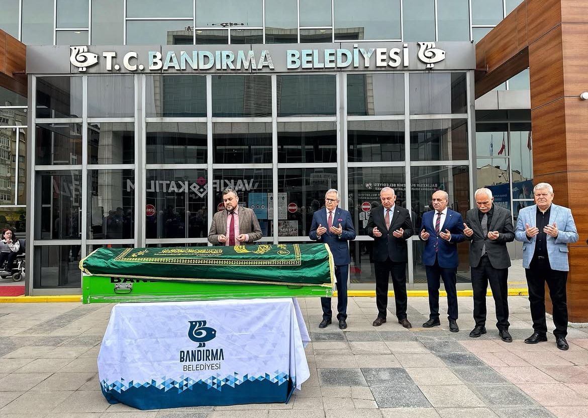 Bandırma Belediye Başkanı Dursun Mirza, uzun yıllar emek verdiği Bandırma