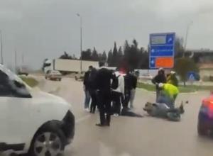 Balıkesir’in Bandırma ilçesinde otomobil ile motosikletin çarpışması sonucu meydana gelen