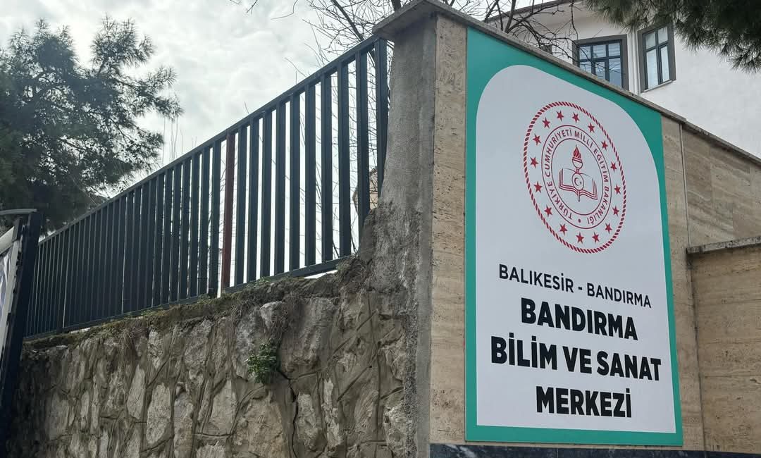 Bandırma Belediyesi’nden BİLSEM’e destek Bandırma Belediyesi, kentteki eğitim kurumlarına destek vermeye devam ediyor. Bu
