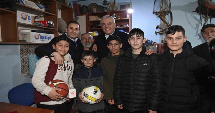 Başkan Ahmet Akın’dan köylere çıkarma Her fırsatta halkın içinde olan Balıkesir Büyükşehir Belediye Başkanı Ahmet