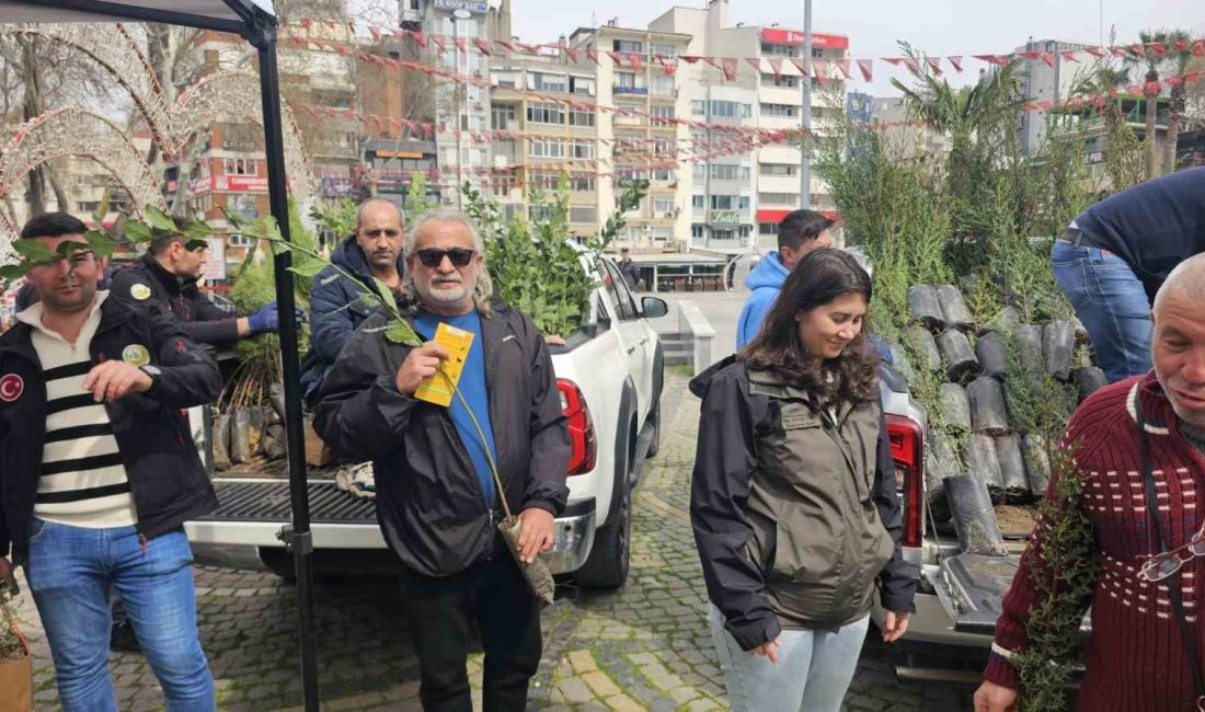 Bandırma Orman İşletme Müdürlüğü, Orman Haftası kapsamında Cumhuriyet Meydanı’nda vatandaşlara