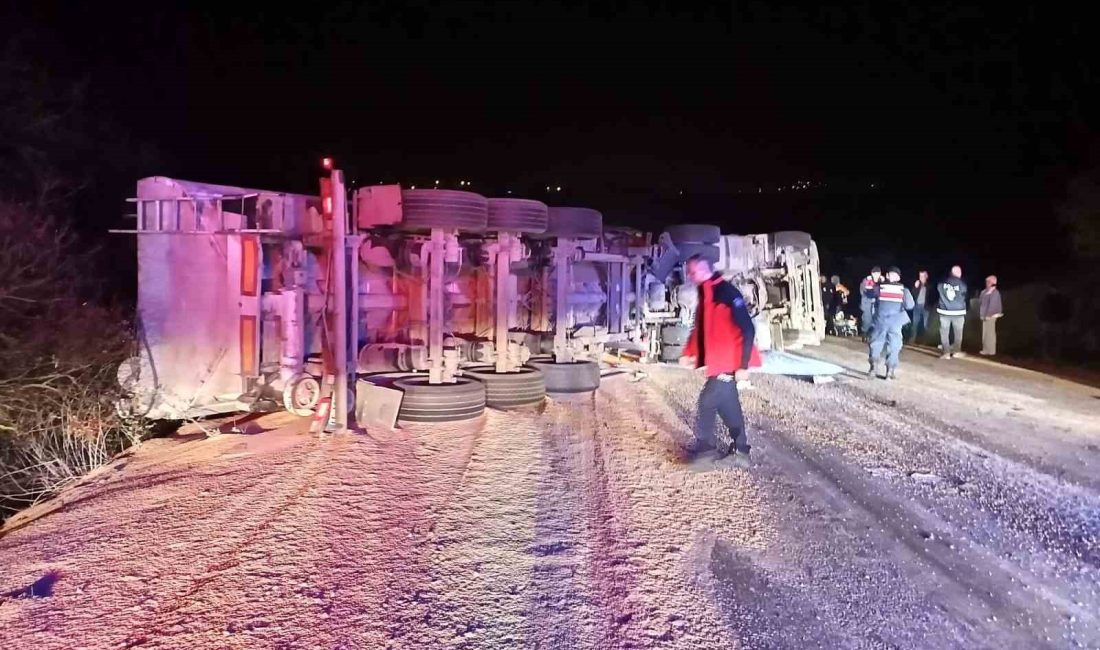 Balıkesir’in Karesi ilçesinde mıcır yüklü kamyonun devrilmesi sonucu 2 kişi