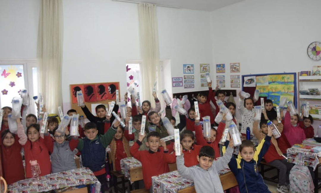 Balıkesir Büyükşehir Belediyesi ve BASKİ’den İlkokullara Su Tasarrufu Eğitimi Balıkesir Büyükşehir Belediyesi ve Balıkesir Su ve Kanalizasyon İdaresi (BASKİ),