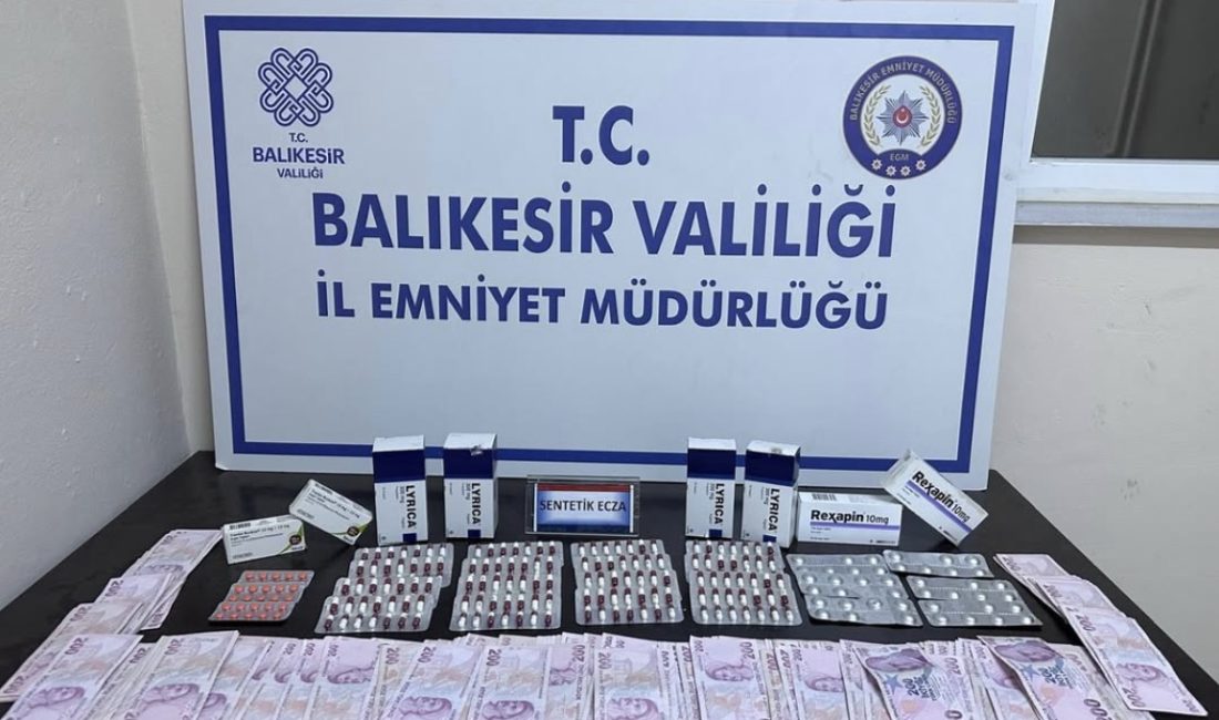 Erdek’te şüpheli şahıstan çok sayıda uyuşturucu hap ele geçirildi Balıkesir’in Erdek ilçesinde polis ekipleri tarafından gerçekleştirilen asayiş uygulamasında,