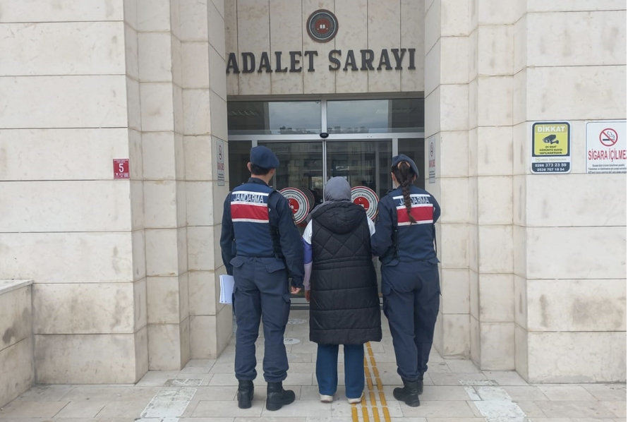 Balıkesir’in Edremit ilçesinde FETÖ silahlı terör örgütüne üye olma suçundan
