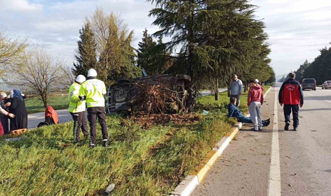 Balıkesir’de takla atan araçtaki 5 kişi yaralandı Balıkesir’de İzmir-İstanbul çevreyolunda meydana gelen tek taraflı trafik kazasında takla