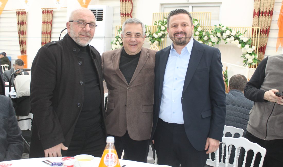 AK Parti Manyas İlçe Teşkilatı tarafından Belediye Atatürk Çok Amaçlı