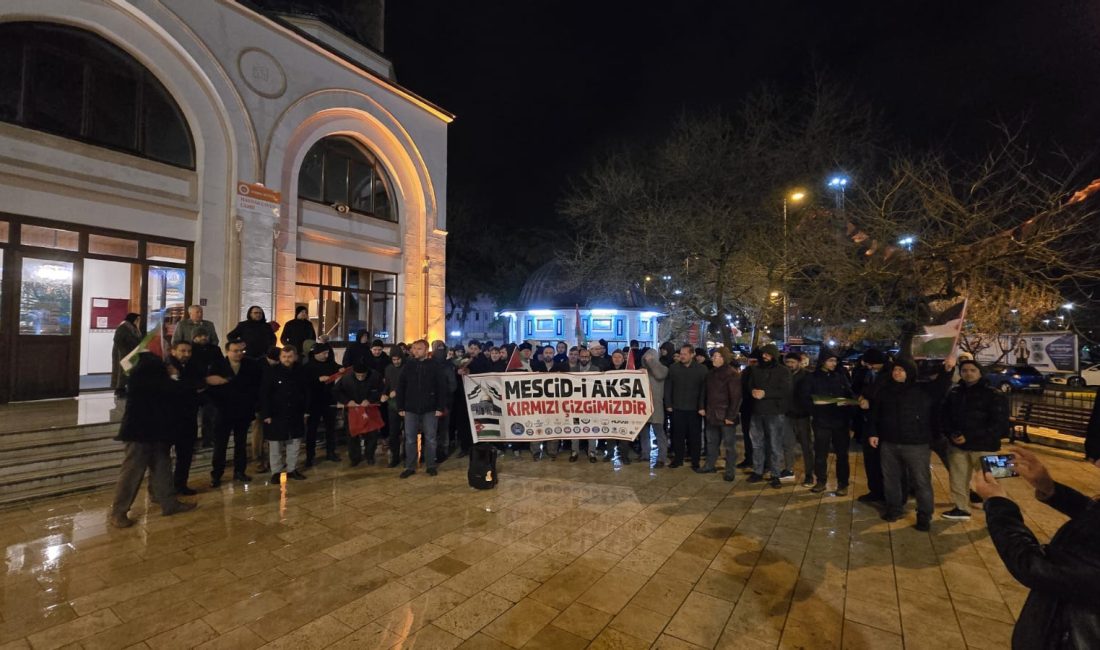 Bandırma STK Birliği’nden Gazze’ye Destek Çağrısı Bandırma Sivil Toplum Kuruluşları Birliği öncülüğünde Haydar Çavuş Camii’nde teravih