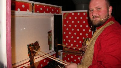 Balıkesir’in kendine özgü "Hayalisi" Murat Seyman, 21 yıldır Karagöz ve