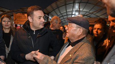 Balıkesir Büyükşehir Belediyesi’nin Bigadiç’te düzenlediği iftar programında vatandaşların yoğun ilgisi