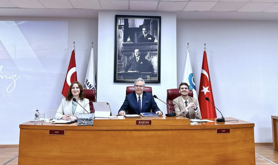 Bandırma Belediye Meclisi Mart Ayı Toplantısında 7 Gündem Maddesi Görüşüldü Bandırma Belediyesi Mart ayı olağan meclis toplantısı, Belediye Başkanı Dursun