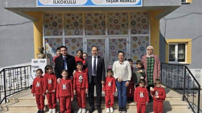 Bandırma Kaymakamı Engin Aksakal, Yeniyenice Mahallesi’nde bulunan Yeniyenice İlkokulu ve