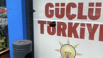 Balıkesir’in Burhaniye ilçesinde dün gece AK Parti Burhaniye İlçe Başkanlığına