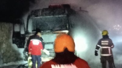 Balıkesir'in Bandırma ilçesinde, Bandırma-Çanakkale karayolu Merinos mevkisinde bir tırın kupasında