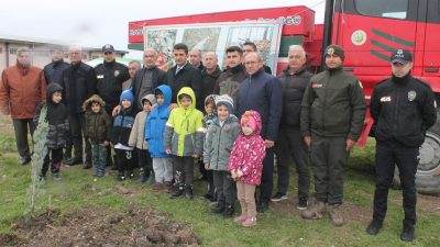 Balıkesir’in Manyas ilçesinde Orman Haftası etkinlikleri kapsamında ilçe protokolü, anaokulu