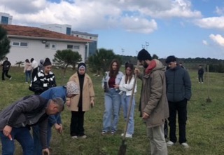 Balıkesir’in Gönen ilçesinde, Gönen Meslek Yüksekokulu (MYO) öğrencileri anlamlı bir
