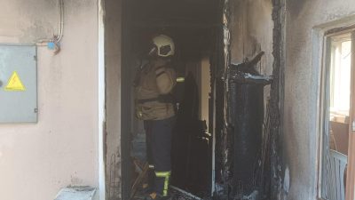 Balıkesir’in Erdek ilçesinde bir evde çıkan yangın, itfaiye ekiplerinin hızlı